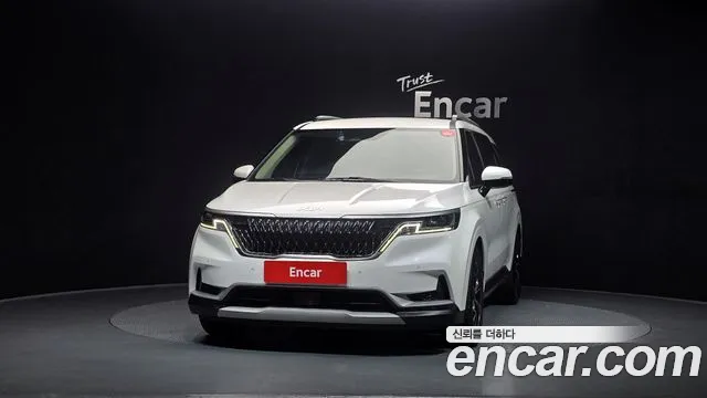 Kia Canival — Фото автомобиля 3