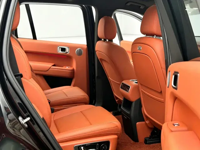 Li Auto L8 — Фото автомобиля 7