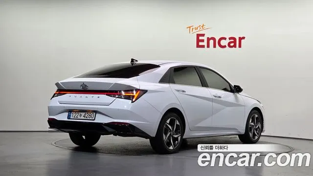 Hyundai Avante CN7 — Фото автомобиля 2