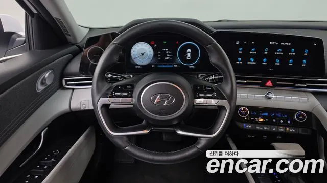 Hyundai AVANTE Avante (CN7) — Фото автомобиля 12