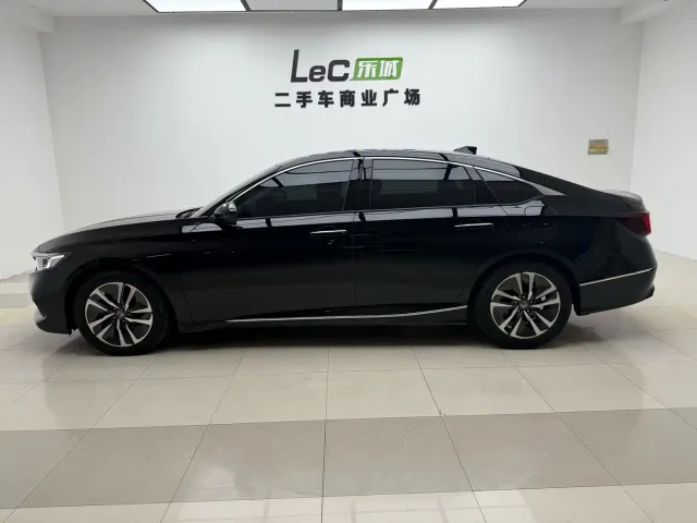 Honda Accord — Фото автомобиля 4
