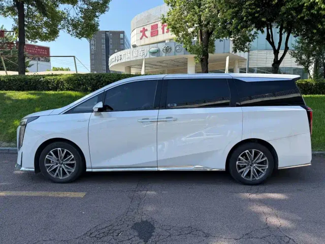 GAC Trumpchi M8 — Фото автомобиля 3