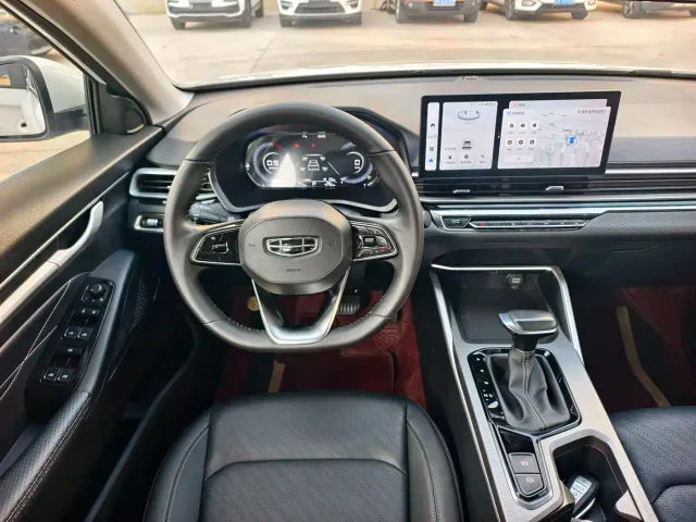 Geely Emgrand — Фото автомобиля 10