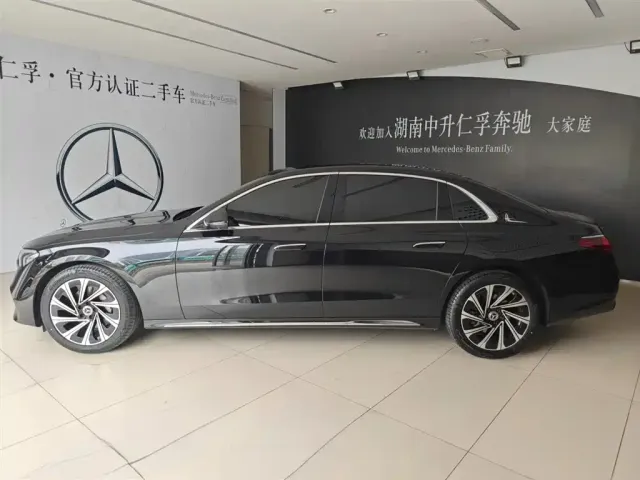 Mercedes-Benz E-Class — Фото автомобиля 5
