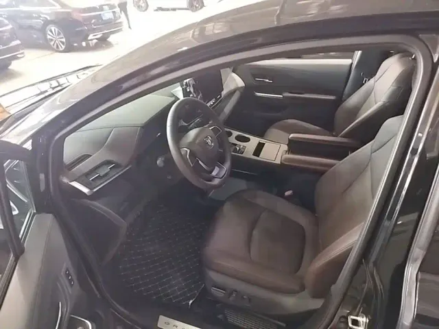 Toyota Granvia — Фото автомобиля 15