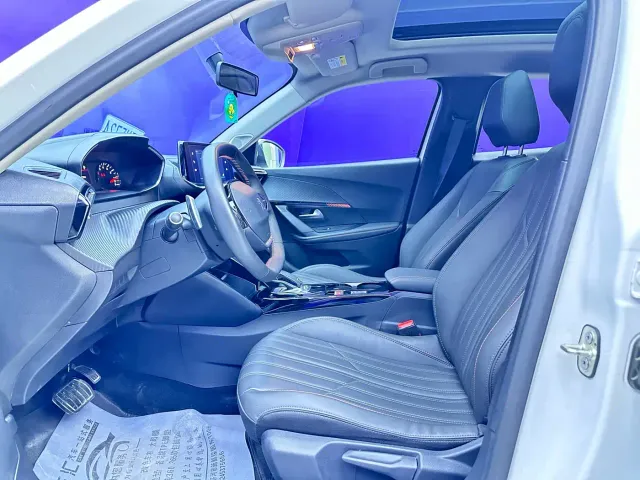 Peugeot 2008 — Фото автомобиля 6