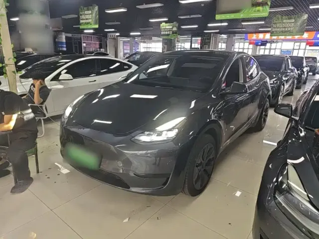 Фотография автомобиля — Tesla Model Y