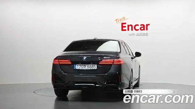 BMW 5-Series — Фото автомобиля 4