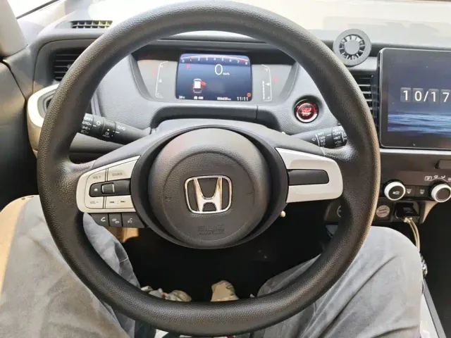 Honda Fit — Фото автомобиля 6