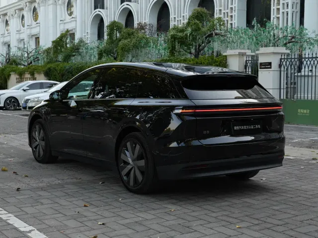 Li Auto i6 — Фото автомобиля 7