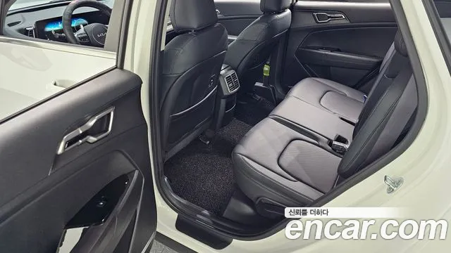 Kia Sportage Sportage 5-е поколение Бензин 1.6 турбо 2WD — Фото автомобиля 11