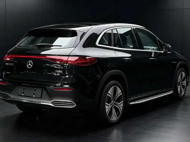 Mercedes-Benz EQE SUV — Фото автомобиля 9