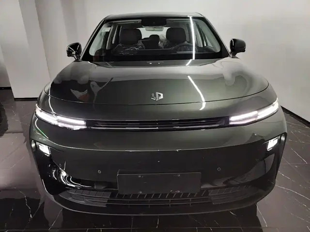 Leapmotor B10 — Фото автомобиля 2