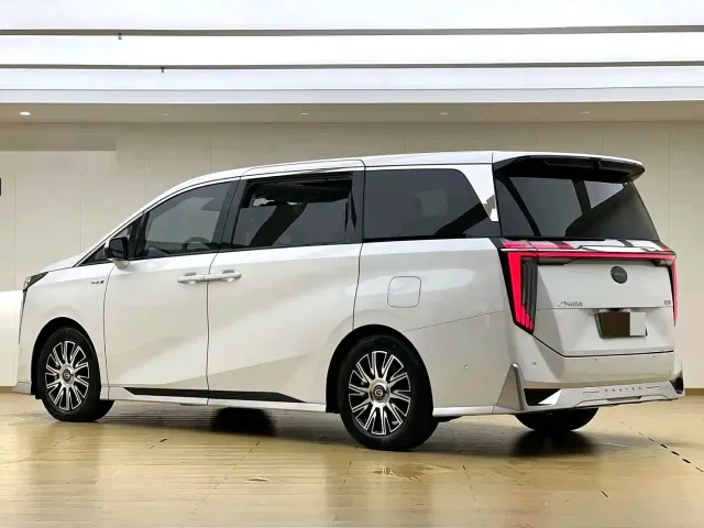 GAC Trumpchi E9 — Фото автомобиля 3