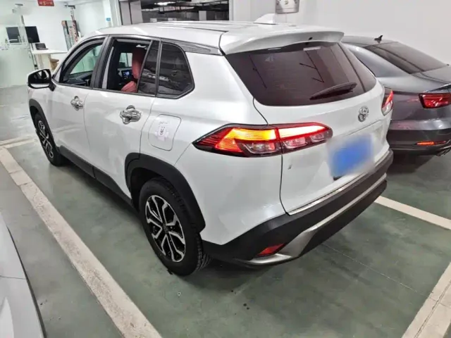 Toyota Frontlander — Фото автомобиля 4