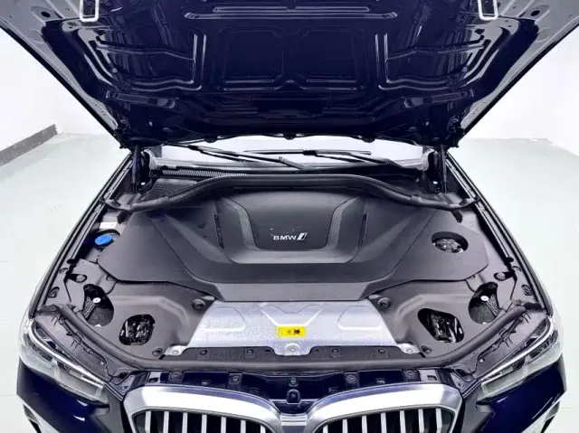 BMW iX3 — Фото автомобиля 8