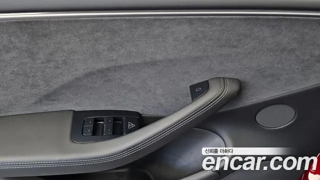 Tesla Model 3 — Фото автомобиля 30