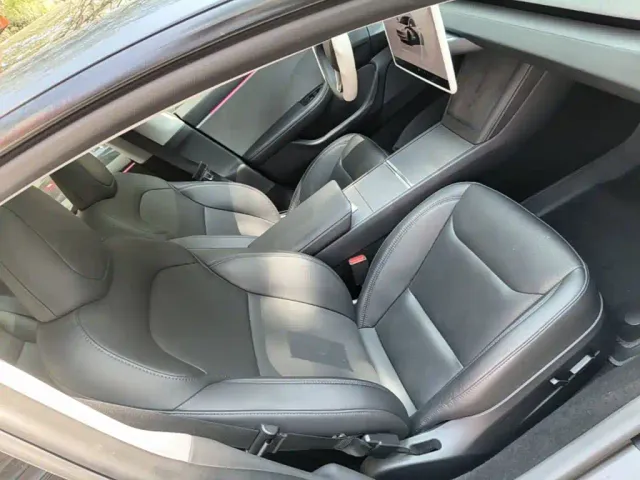 Tesla Model 3 — Фото автомобиля 24