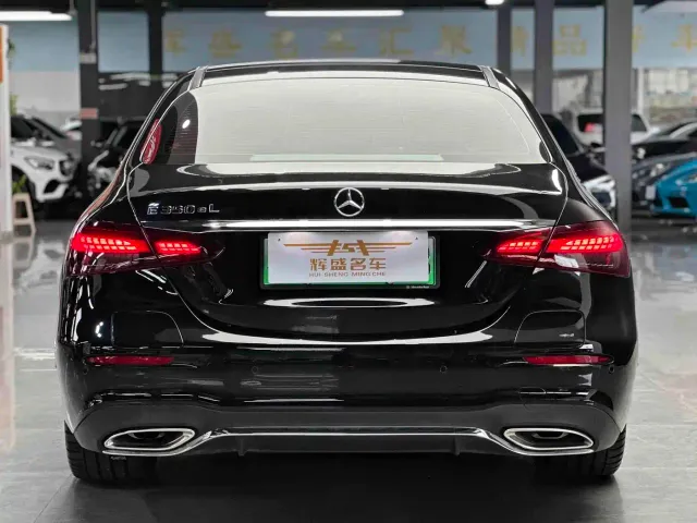 Mercedes-Benz E-Class — Фото автомобиля 4