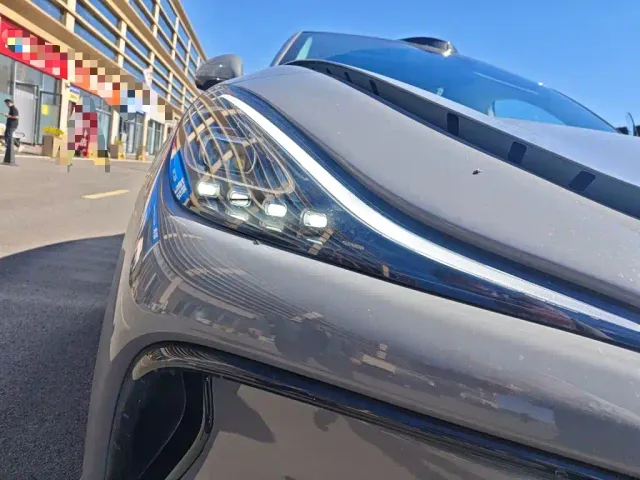 IM Motors LS6 — Фото автомобиля 7