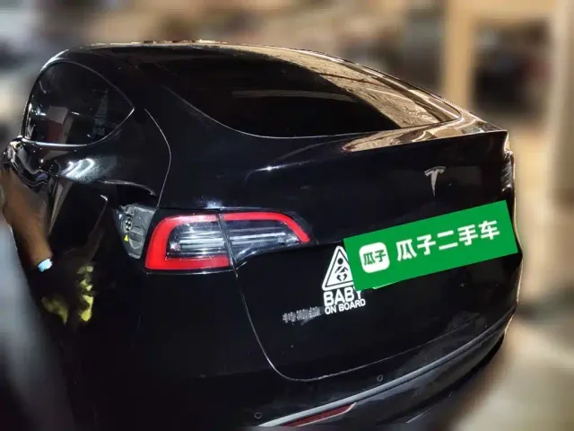 Tesla Model Y — Фото автомобиля 5