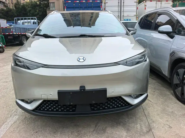 Hycan Z03 — Фото автомобиля 2