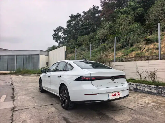 Volkswagen Sagitar — Фото автомобиля 5