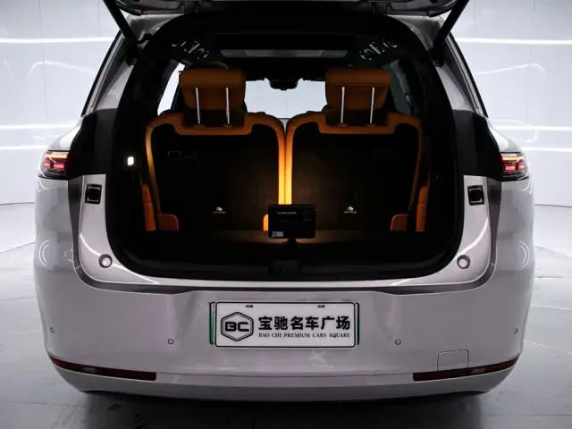IM Motors LS8 — Фото автомобиля 20