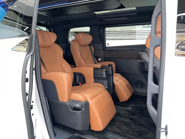 Toyota Vellfire — Фото автомобиля 8