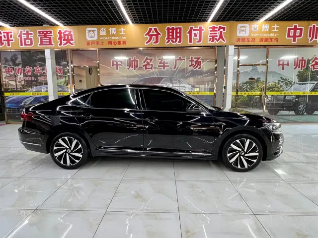Volkswagen Passat — Фото автомобиля 7