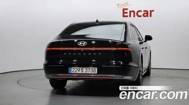 Hyundai Grandeur GN7 — Фото автомобиля 4