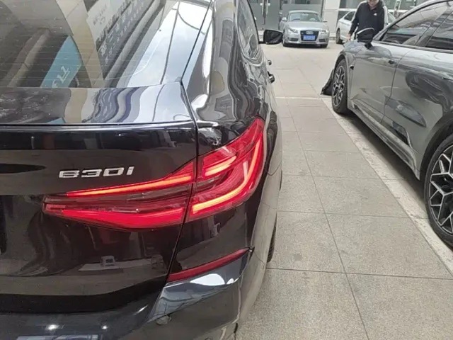 BMW 6 Series Gran Turismo — Фото автомобиля 7