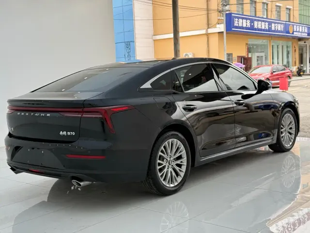 Bestune B70 — Фото автомобиля 13