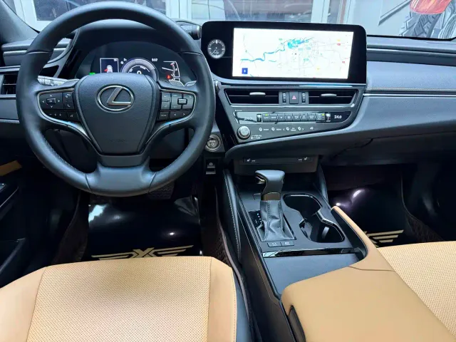 Lexus ES — Фото автомобиля 16