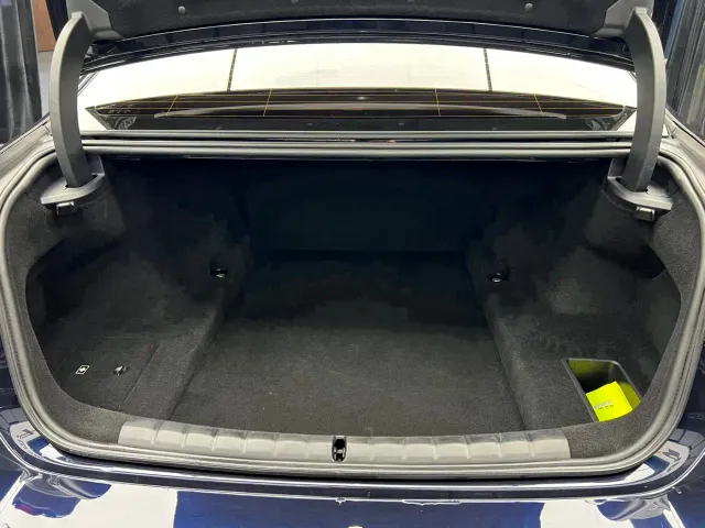 BMW 7 Series — Фото автомобиля 13