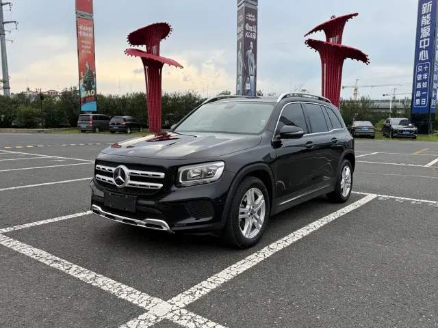 Фотография автомобиля — Mercedes-Benz GLB-Class