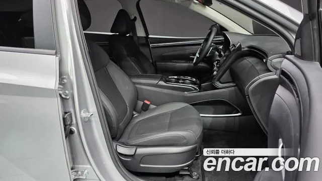 Hyundai Tucson Tucson (NX4) Дизель 2.0 4WD — Фото автомобиля 26