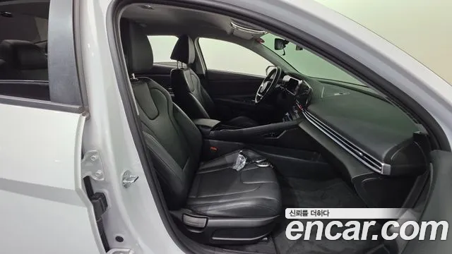 Hyundai AVANTE Новый Avante (CN7) — Фото автомобиля 24