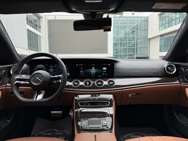 Mercedes-Benz E-Class — Фото автомобиля 4