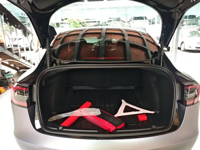 Tesla Model 3 — Фото автомобиля 18