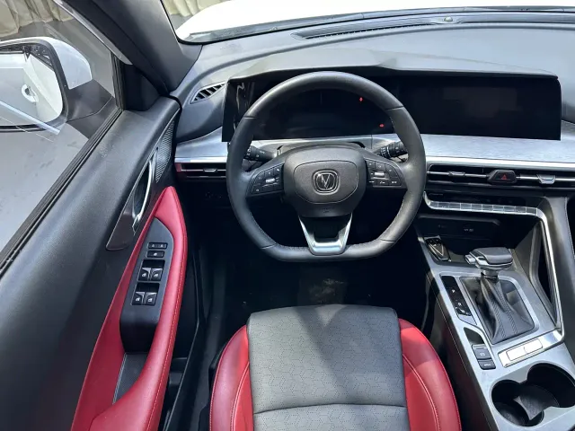 Changan CS35 Plus — Фото автомобиля 12