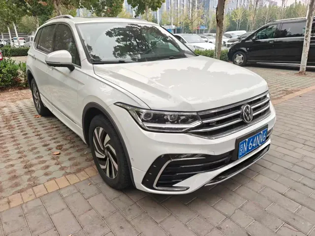 Volkswagen Tiguan L — Фото автомобиля 8