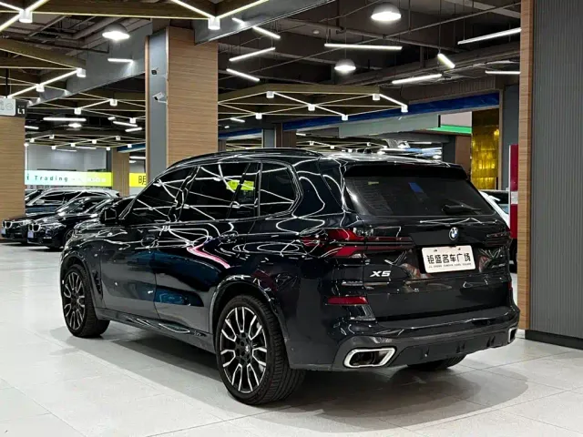 BMW X5 — Фото автомобиля 12