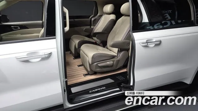 Kia Carnival Generation 4 — Фото автомобиля 11