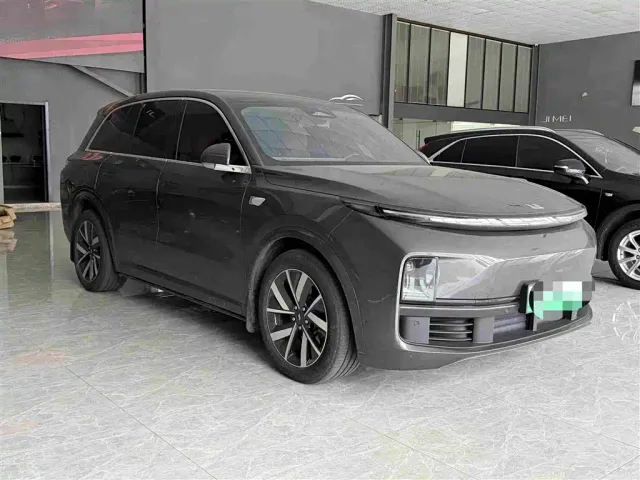 Li Auto Li L8 2023 Pro — Фото автомобиля 2