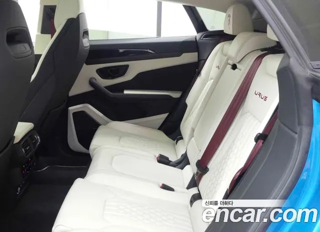 Lamborghini Urus — Фото автомобиля 9