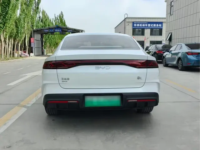 BYD Qin L — Фото автомобиля 8