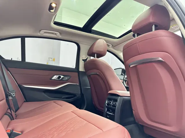 BMW 3 Series — Фото автомобиля 16