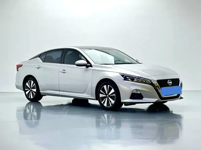 Nissan Teana — Фото автомобиля 3