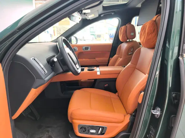 Li Auto L9 — Фото автомобиля 5